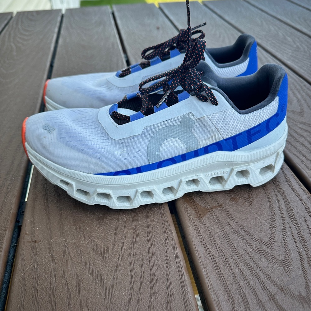 OnCloud Monsters Women’s size 8.5 running shoe
